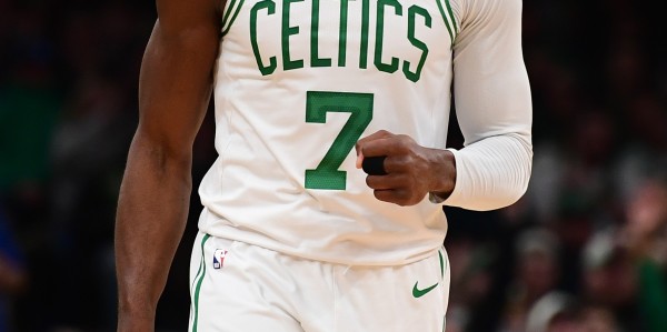 开云中国-出人意料！杰伦·布朗发推庆祝：在空档年取得50胜