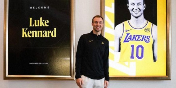 开云-起底湖人新援！三分命中率历史第2，高中得分超詹皇