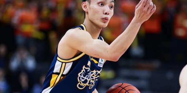 开云中国-广东3消息！卖票罕见遇冷，徐杰落选最佳阵容，贺希宁回应获MVP