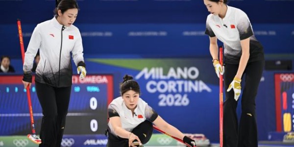 开云在线-痛失好局 中国女子冰壶队最后时刻遭美国队逆转