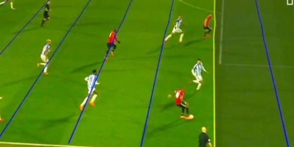 开云官网-半自动越位判定欧冠首秀，多特第一个吃到“螃蟹”