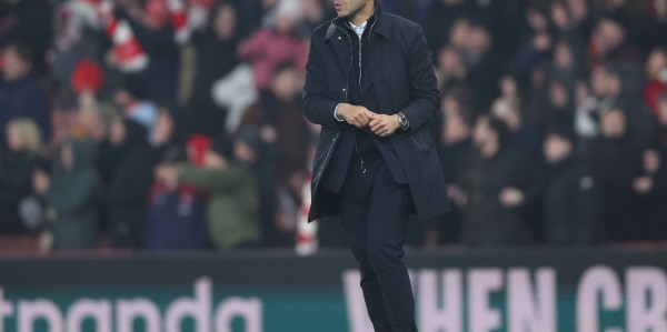 邮报：罗塞尼尔选择约恩森却自食苦果，主场逆转希望渺茫