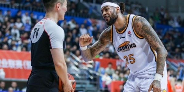 kaiyun-CBA官宣：辽篮外援莫兰德当选月最佳防守球员 篮板联赛并列第一