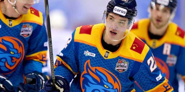 开云APP-顶级冰球联赛时隔六年重返上海，冰球热潮在中国能快速回升吗