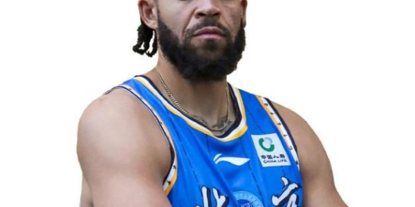 开云在线-小试牛刀，麦基加盟北京首秀出场16分钟，12中5取12分6板3助