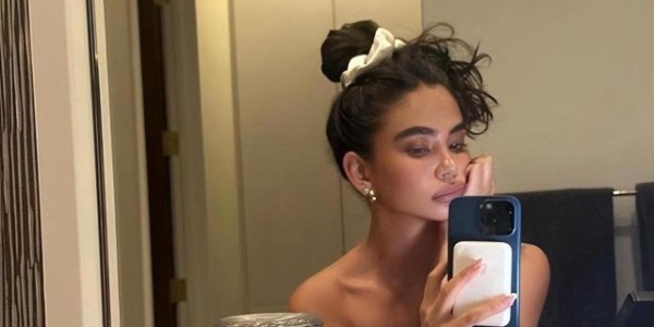 詹娜回追布克变三角恋？网红模特刚晒照宣示主权